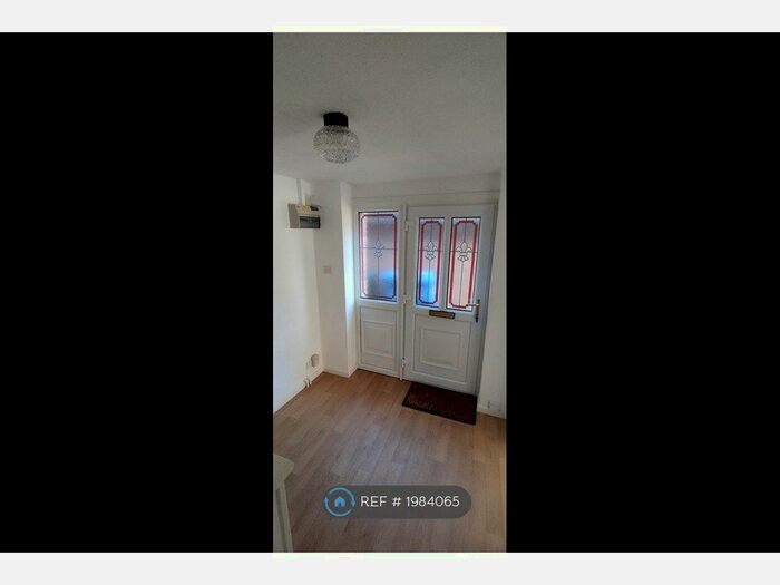 3 Bedroom Semi-Detached House To Rent In Bramfield Avenue, Derby, DE22