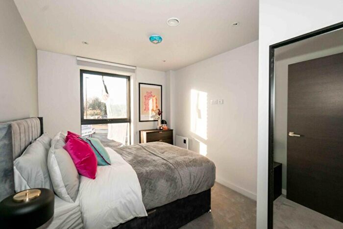 2 Bedroom Apartment To Rent In Cross Lane, Manchester, Greater Manchester, M5