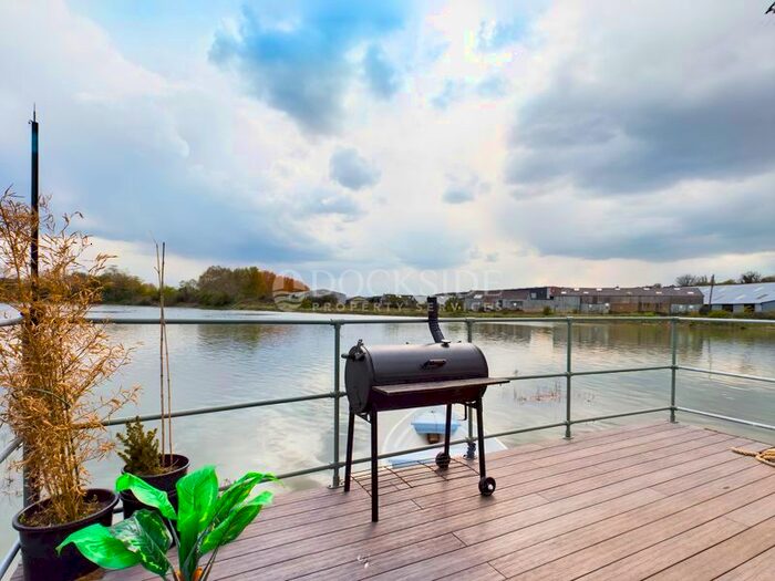 2 Bedroom Property For Sale In Knight Road, Rochester, ME2