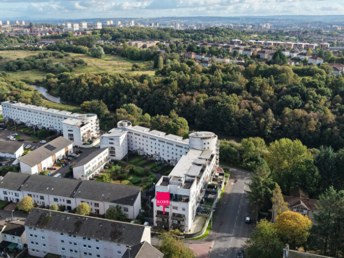 2 Bedroom Apartment For Sale In Lochburn Gate, Glasgow, G20
