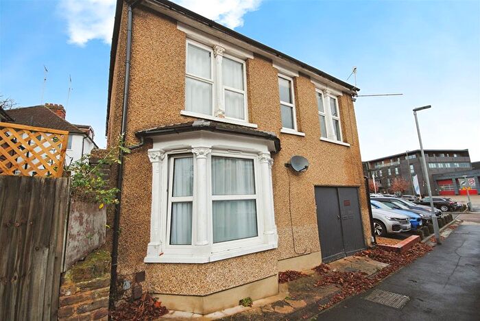 1 Bedroom Flat To Rent In Watford Field Road, Watford, WD18