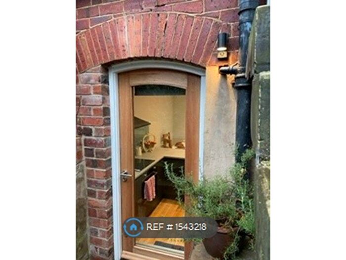 Studio To Rent In Headingley, Leeds, LS6