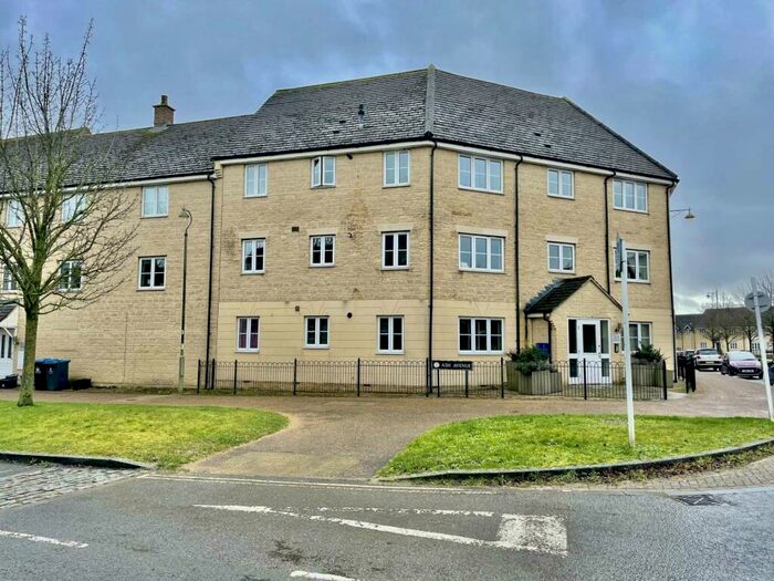 2 Bedroom Flat To Rent In Bluebell Way, Carterton, OX18