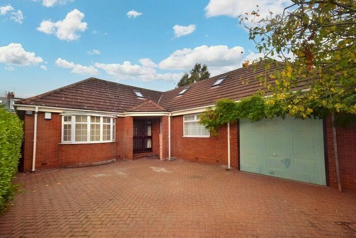 2 Bedroom Bungalow To Rent In Burniston Road, Scarborough, North Yorkshire, YO12