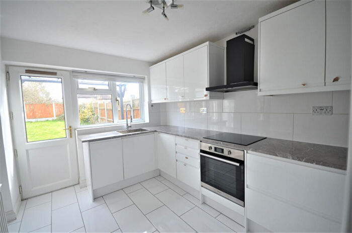 3 Bedroom Terraced House To Rent In Holt Close, IG7