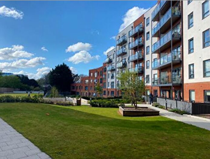 2 Bedroom Flat To Rent In Town Centre, RH11