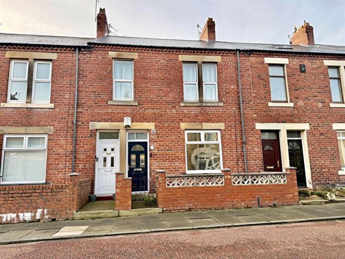 2 Bedroom Flat To Rent In York Street, Pelaw, Gateshead, NE10