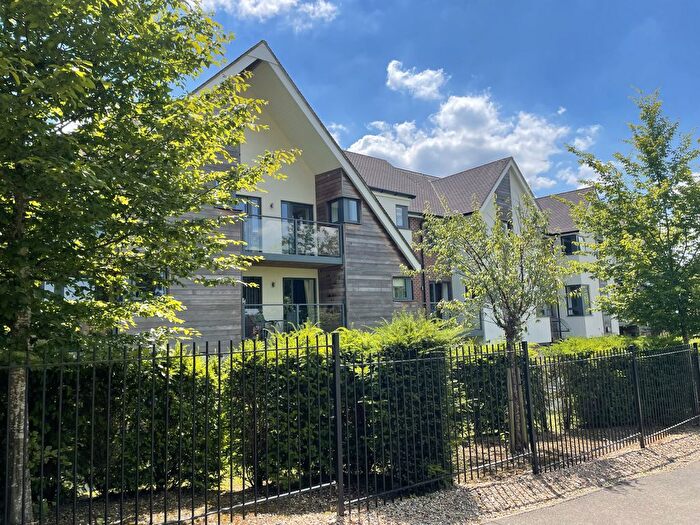 1 Bedroom Flat To Rent In Darkes Lane, Potters Bar, EN6