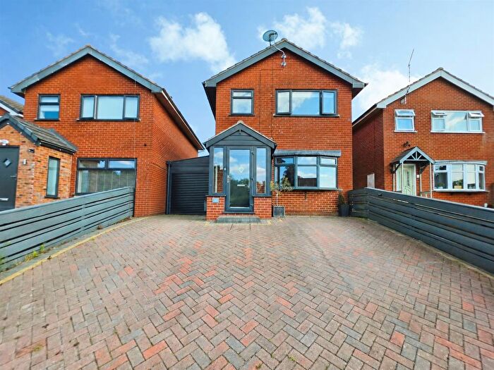 3 Bedroom Detached House For Sale In Hillside Avenue, Kidsgrove, Stoke-On-Trent, ST7