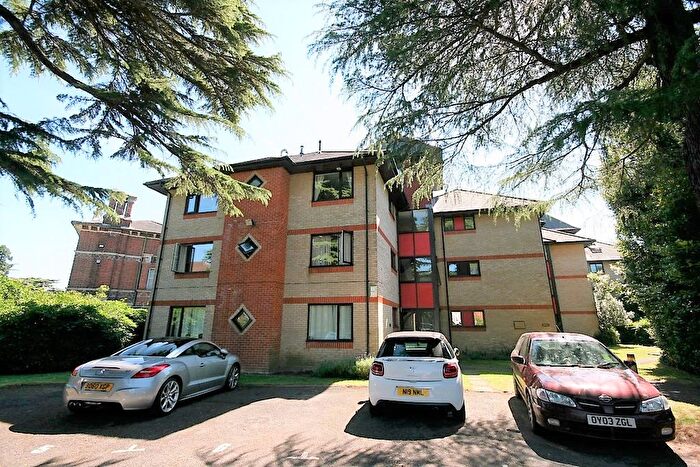 2 Bedroom Flat To Rent In Hampton Towers, Southcote Road, Reading, RG30