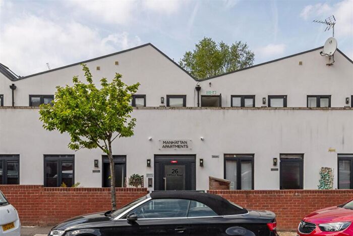 1 Bedroom Apartment For Sale In Clifford Road, Walthamstow, E17