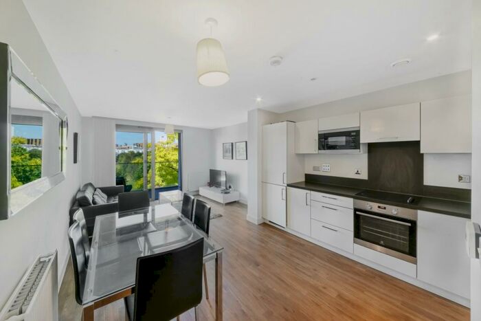 3 Bedroom Apartment To Rent In Parkside Court, Waterside Park, Royal Docks, E16