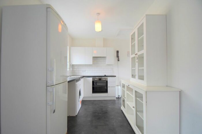 1 Bedroom Flat To Rent In Waterside, Chesham, HP5