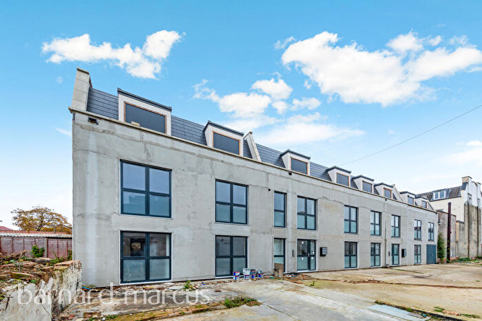 1 Bedroom Apartment To Rent In Clifford Road, London, SE25