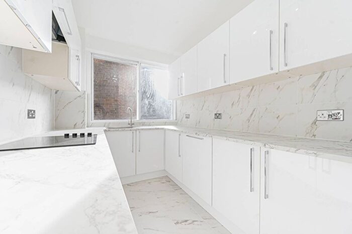 2 Bedroom Flat For Sale In Warwick Gardens, Earls Court, London, W14