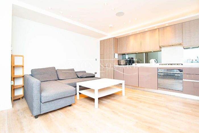 2 Bedroom Flat To Rent In Pentonville Road, London, N1