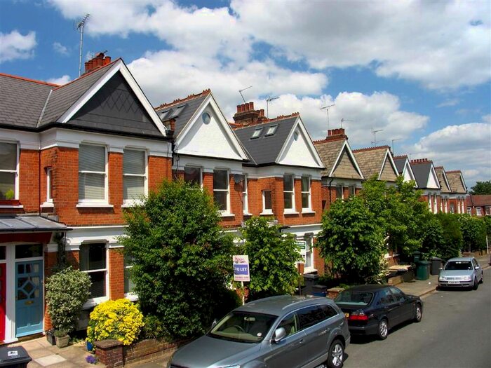 2 Bedroom Flat To Rent In Sedgemere Avenue, East Finchley, N2