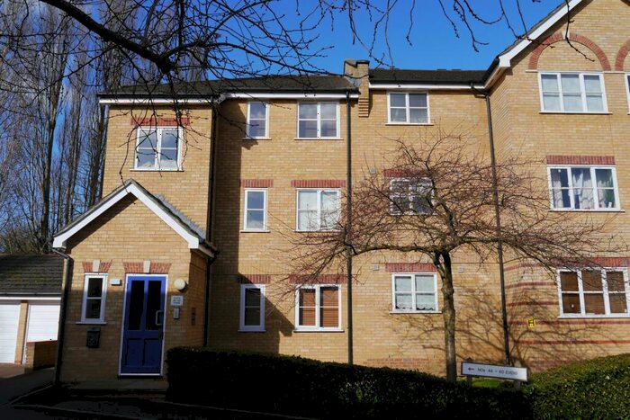 1 Bedroom Flat To Rent In Kirkland Drive, EN2