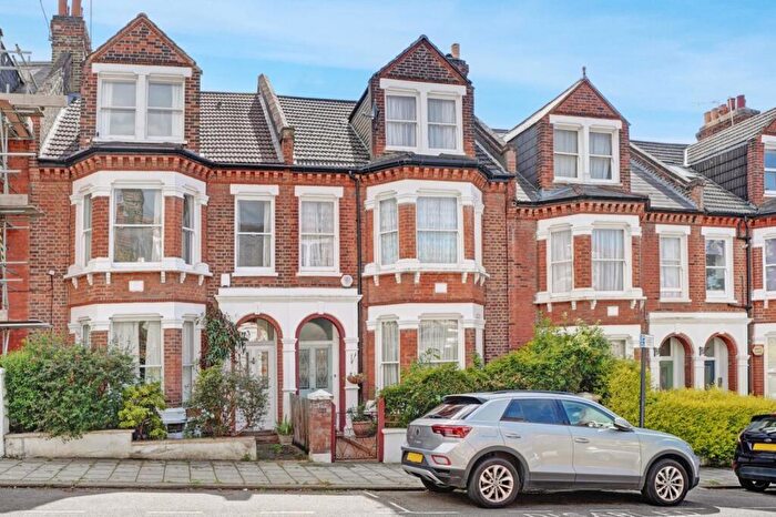 5 Bedroom House For Sale In Kestrel Avenue, Herne Hill, London, SE24