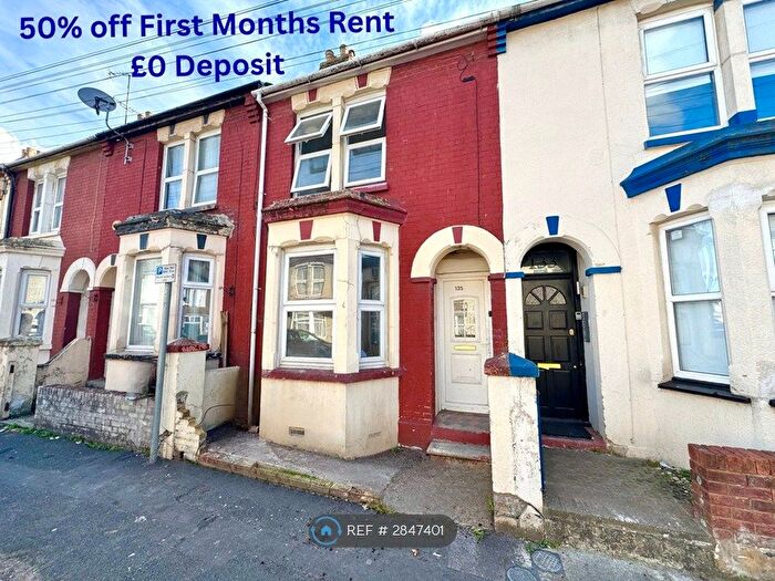 3 Bedroom Terraced House To Rent In Livingstone Road, Gillingham, ME7