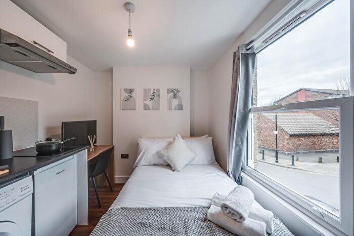 1 Bedroom Flat To Rent In A Denmark Hill, London, SE5
