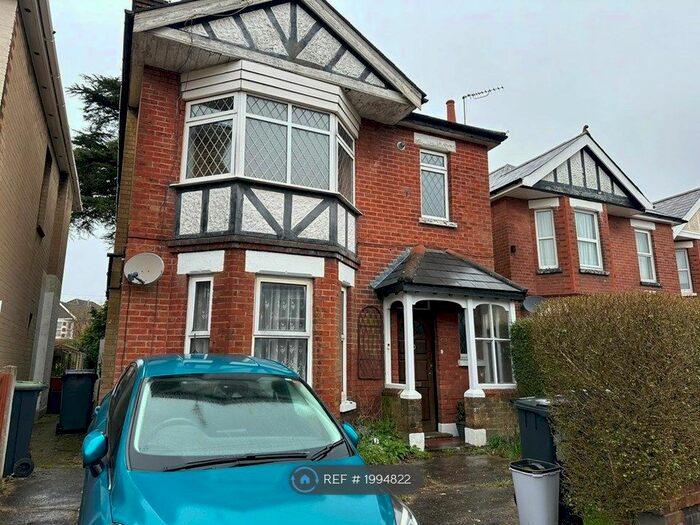 2 Bedroom Flat To Rent In Gff Frederica Road, Bournemouth, BH9