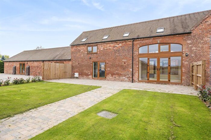 2 Bedroom Barn Conversion For Sale In Fallon Court, Tanworth-In-Arden, B94