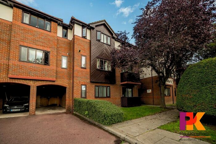 1 Bedroom Flat To Rent In Litton Court, High Wycombe, HP10