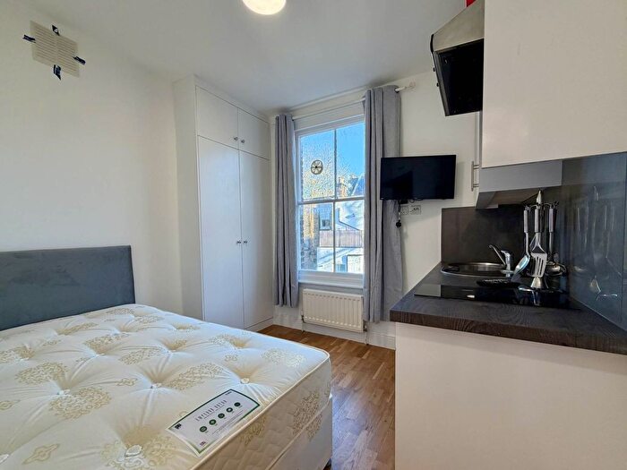 Studio To Rent In Ifield Road, Chelsea, London, SW10