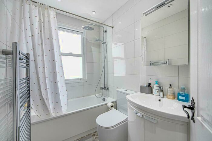 3 Bedroom Flat To Rent In Lushington Road, London, NW10