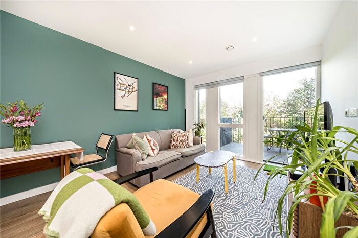 1 Bedroom Flat For Sale In Southmere House, Highland Street, London, E15