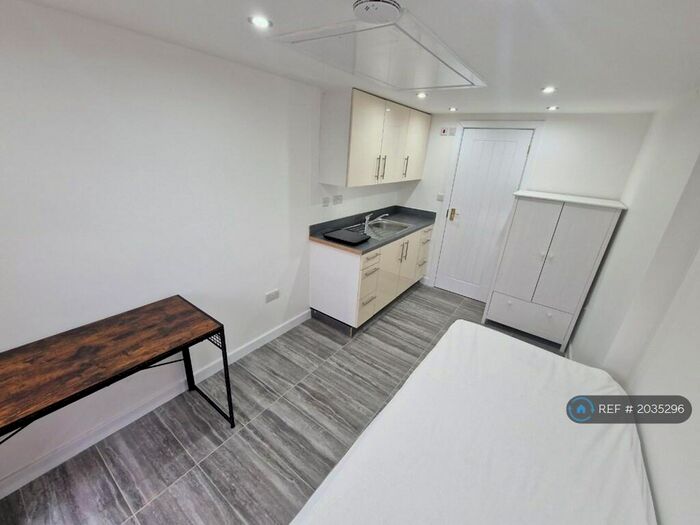 Studio To Rent In Bayford Place, Cambridge, CB4