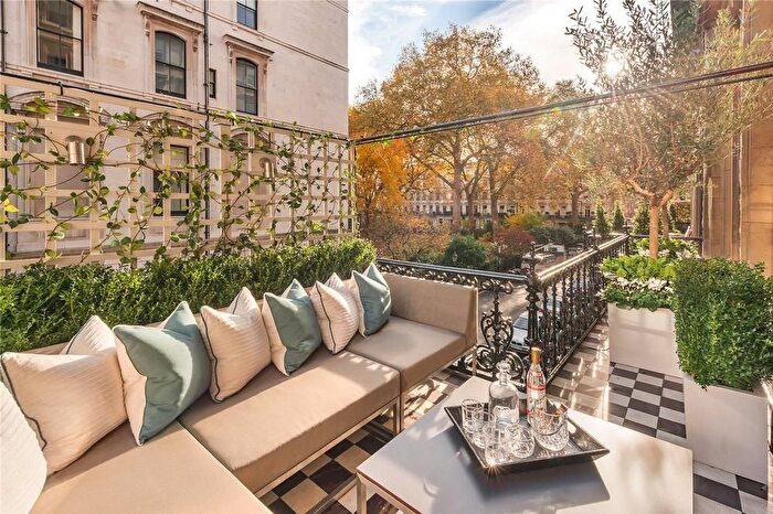 2 Bedroom Flat To Rent In Ennismore Gardens, Knightsbridge, SW7