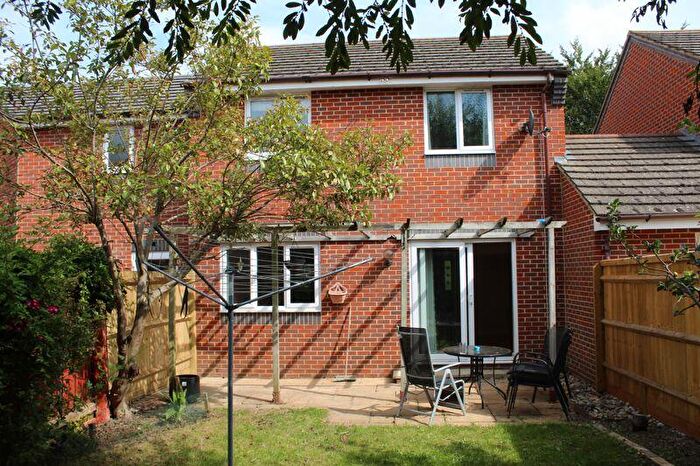 3 Bedroom Semi-Detached House To Rent In Bedroom Family Home, OX14