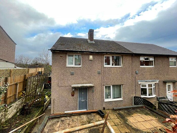 3 Bedroom Semi Detached House For Sale In Silk Mill Bank, Leeds, LS16