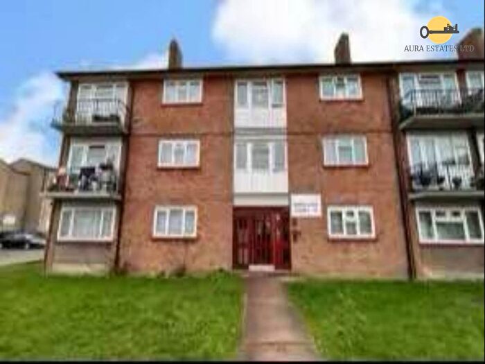 1 Bedroom Flat To Rent In Ross Close, Luton, LU1
