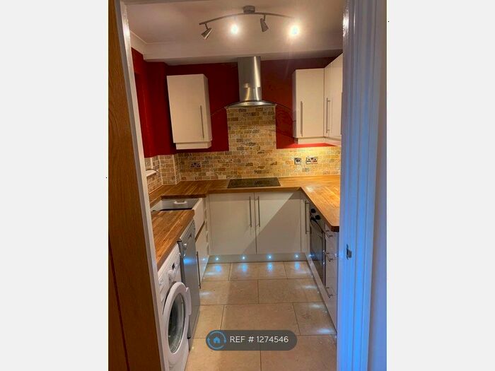 2 Bedroom Flat To Rent In Cambridge Road, Sawbridgeworth CM21