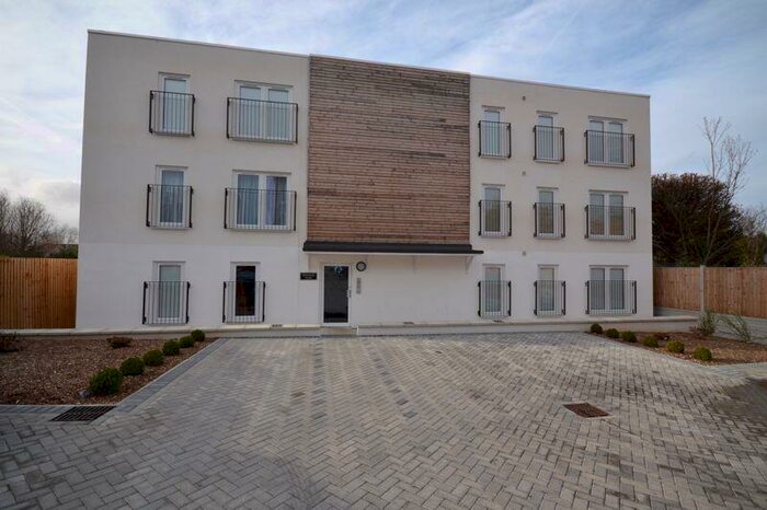 2 Bedroom Flat To Rent In Southend Road, Stanford-Le-Hope, SS17