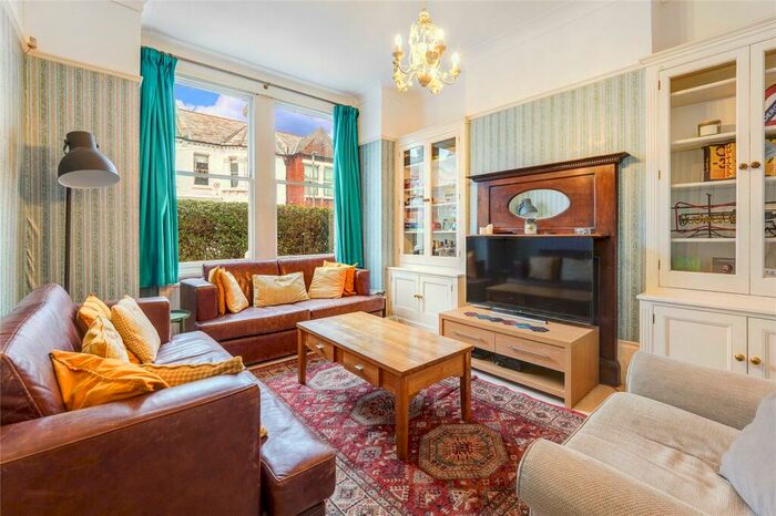 5 Bedroom House To Rent In Gaskarth Road, London, SW12