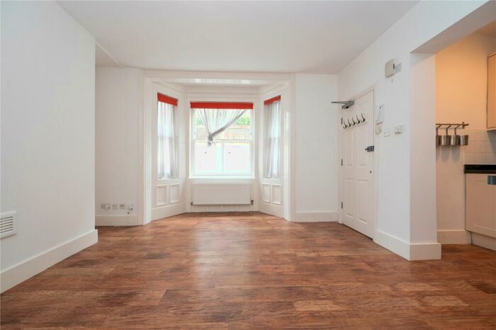 1 Bedroom Flat To Rent In Alma Road, St. Albans, Hertfordshire, AL1
