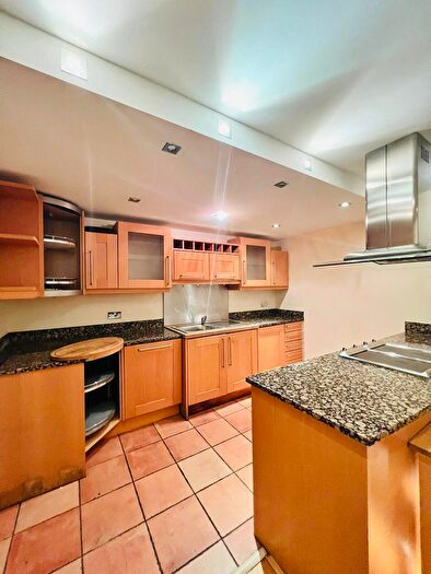 2 Bedroom Apartment To Rent In Millharbour, Canary Wharf, South Quay, London, E14