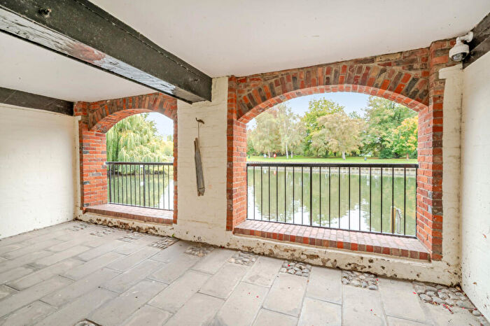 3 Bedroom Town House For Sale In East St. Helen Street, Abingdon, OX14