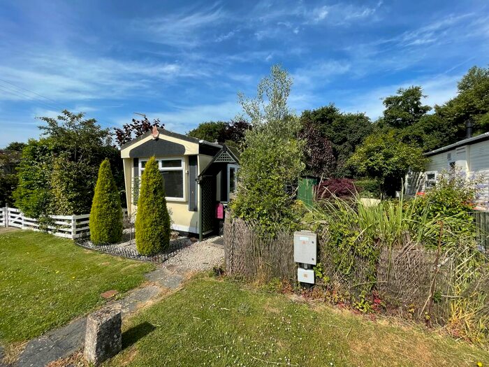 1 Bedroom Mobile/park Home To Rent In Dorchester Road, Lytchett Minster, Poole, BH16