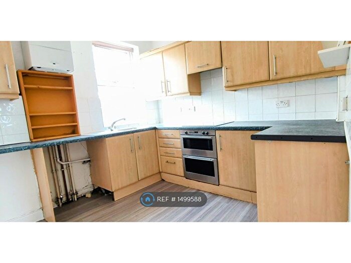 3 Bedroom Flat To Rent In Manchester Road, Altrincham, WA14