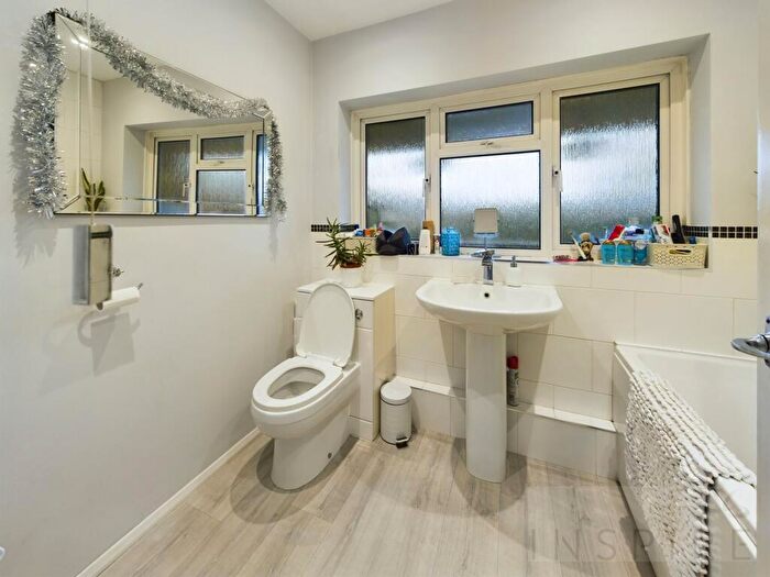2 Bedroom Apartment To Rent In Gales Drive, Crawley, RH10