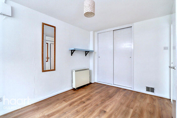 1 Bedroom Flat To Rent In Sylvan Road, London, SE19