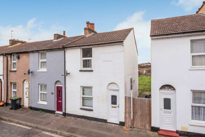 2 Bedroom End Of Terrace House To Rent In Rural Vale, Northfleet, DA11