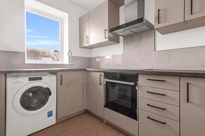 Property To Rent In Mays Lane, Barnet, EN5