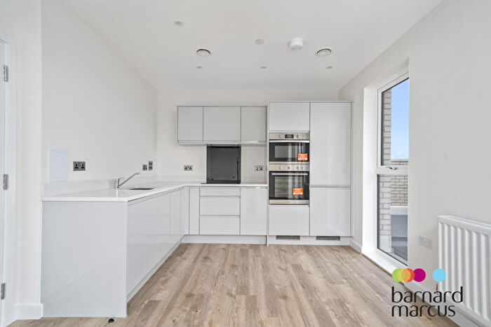 2 Bedroom Apartment To Rent In Victoria Road, Barnet, EN4