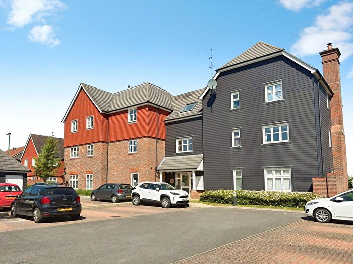 1 Bedroom Flat For Sale In Elm House, Rapley Rise, Southwater, RH13